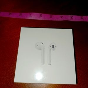 Apple Airpods with Charging case